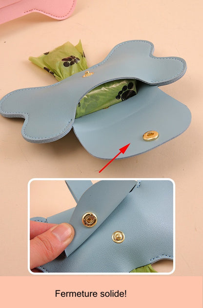 Distributeur de sacs à crottes design en simili-cuir pour laisse, pochette élégante en forme d'os avec fermeture à pression, accessoire d'hygiène canine, boutique Pitou et moi.
