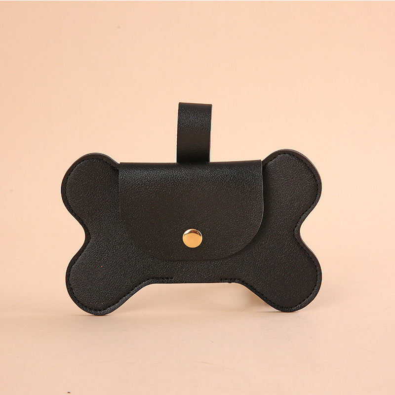 Distributeur de sacs à crottes design en simili-cuir pour laisse, pochette élégante en forme d'os avec fermeture à pression, accessoire d'hygiène canine, boutique Pitou et moi.