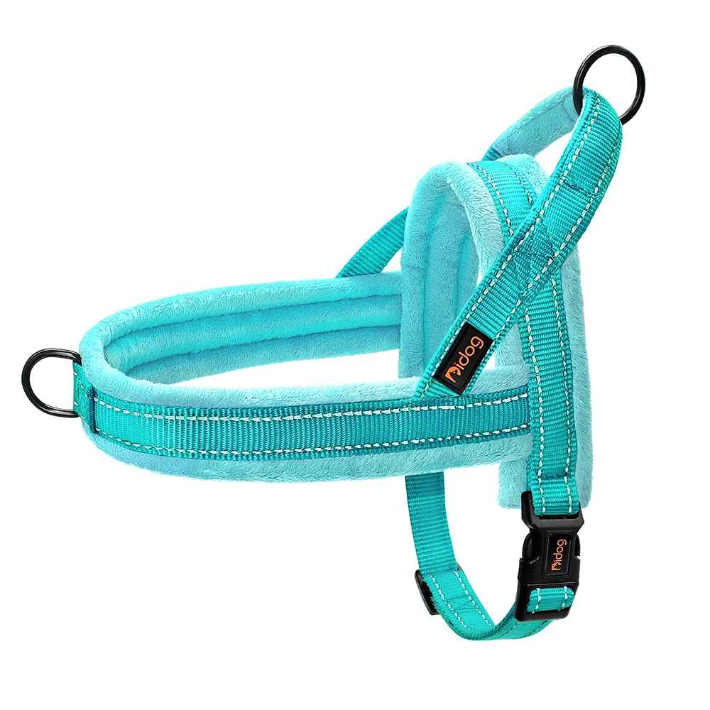 Harnais bleu turquoise pour chien, modèle anti-traction et réfléchissant avec texture rembourrée, idéal pour le confort et la sécurité en balade, boutique Pitou et moi.