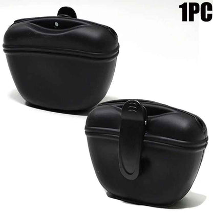 Sacoche à récompenses pour chien noire, silicone lavable et ouverture magnétique, accessoire de dressage Pitou et moi.