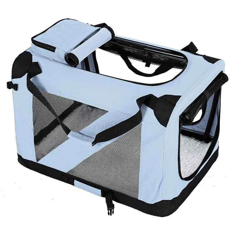 Sac de transport Nid Mobile pour chien en tissu Oxford bleu ciel, présentant une structure souple avec de larges filets d'aération noirs et des fermetures éclair robustes.