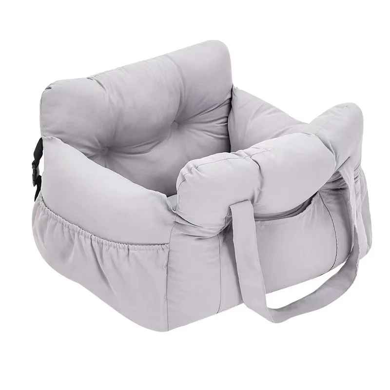Siège auto pour petit chien coloris gris, panier de transport sécurisé avec sangles d'appui-tête.